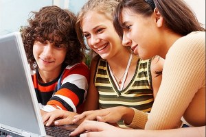 Bologna, Piano Adolescenza: questionario online per le famiglie